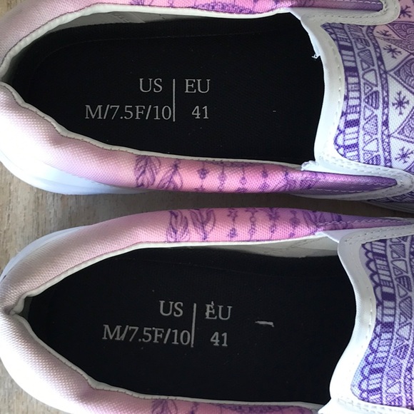 Threaddomain Slip On Sneakers - Picture 5 of 6